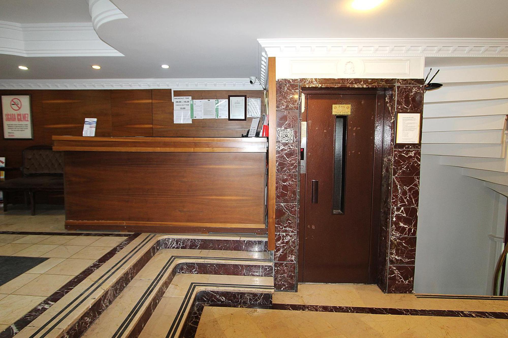 Lyon Hotel Istanbul Exterior foto